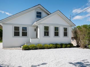 22 S Dewey Pl, Montauk, NY 11954