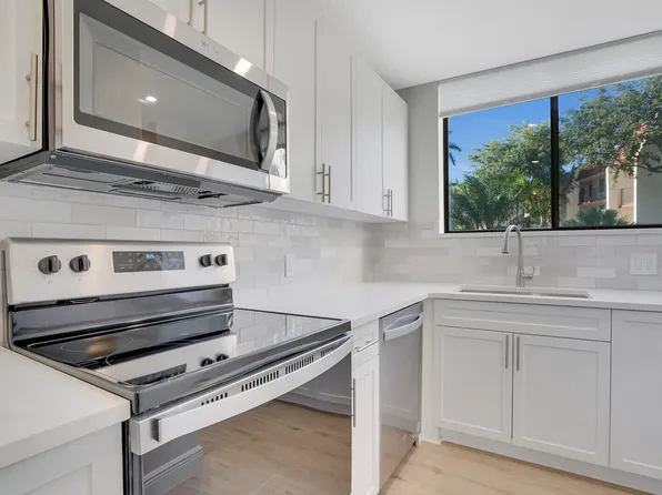 4373 Trevi Ct, Lake Worth, FL 33467