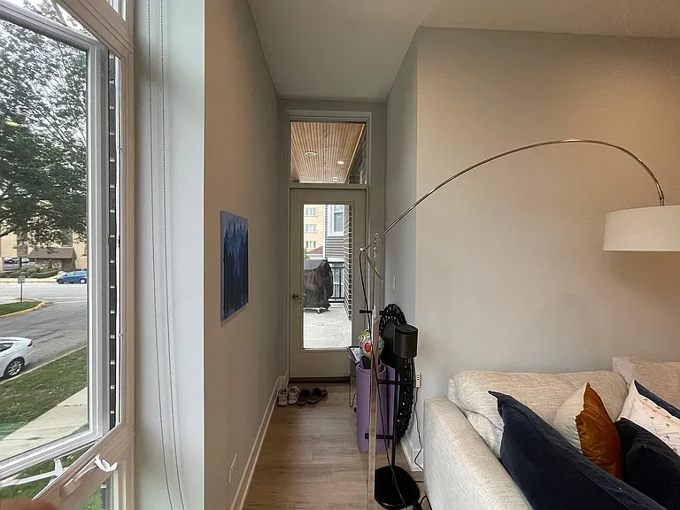 1385 Brown St — Photo 5