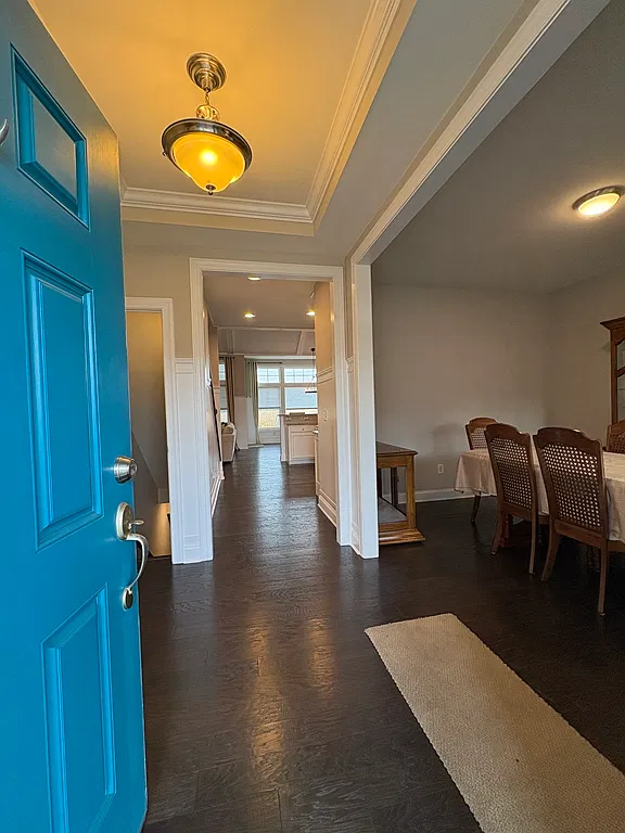 4 bed, 4.0 bath, 4671 sqft, $4,250 — Photo 4