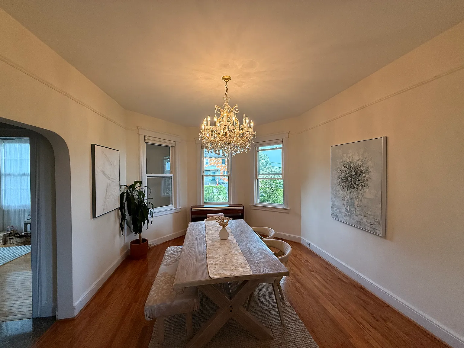 4 bed, 2.5 bath, 2300 sqft, $6,000 — Photo 4