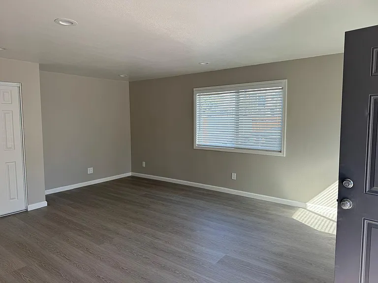 29517 Dixon St #1 — Photo 7