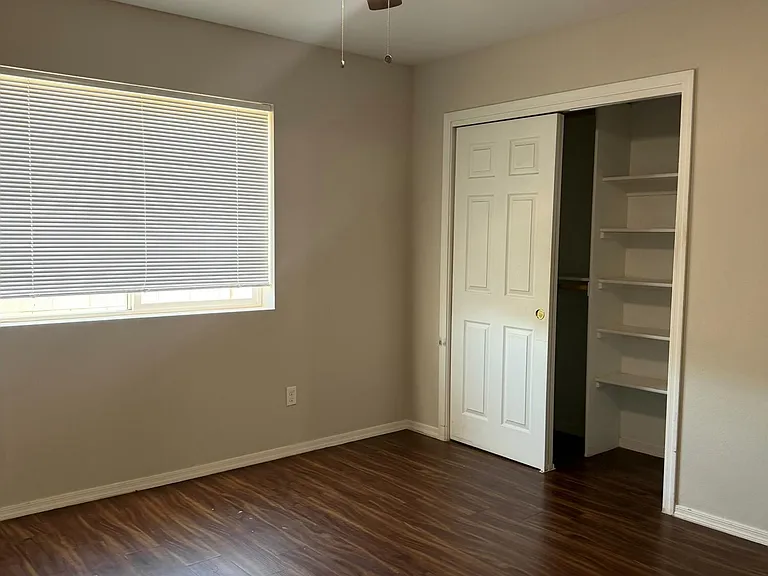 1346 E Peoria Ave — Photo 4
