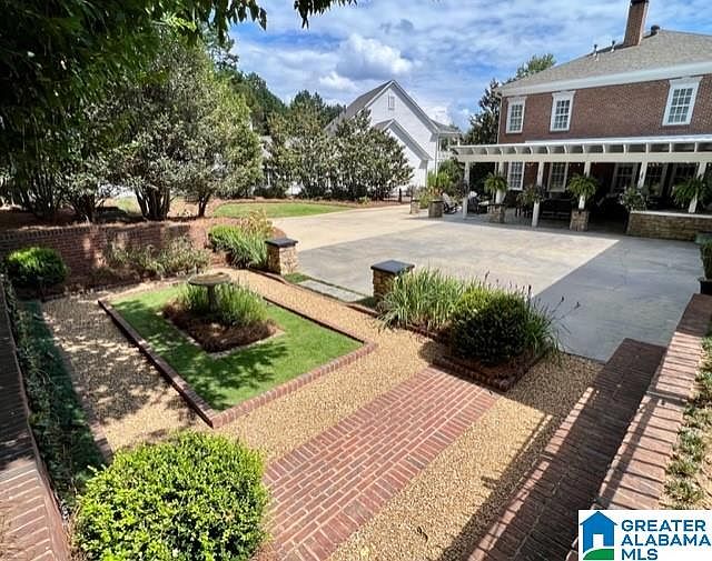 2nd image of 555 Founders Park Cir