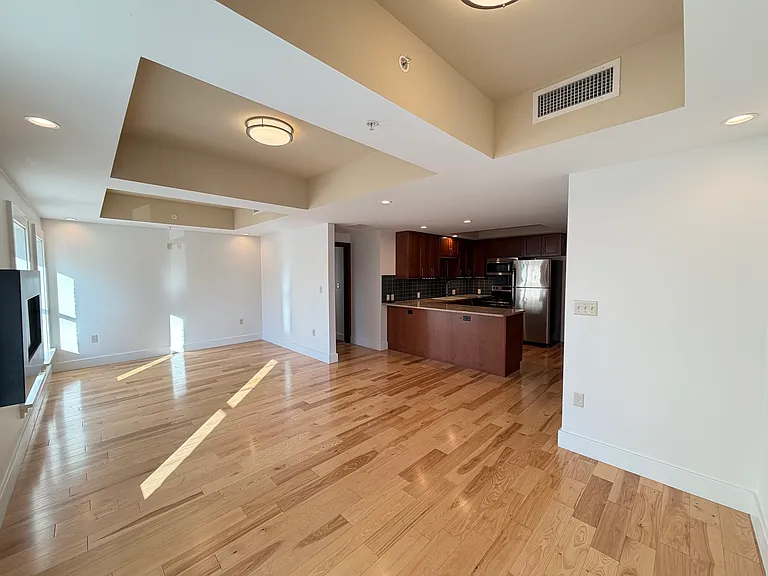 111 Genesee St #201 — Photo 12