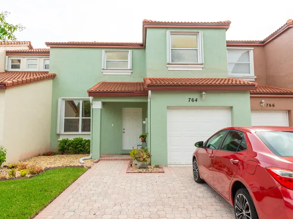 764 NW 154th Avenue, Pembroke Pines, FL 33028