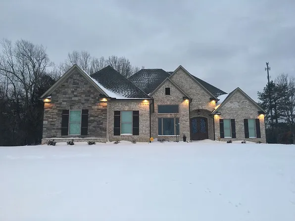 329 Flagstone Dr, Jackson, TN 38305