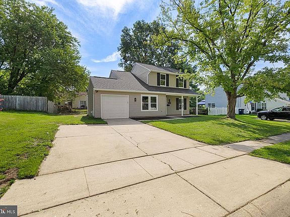 2nd image of 1263 Courtney Ln