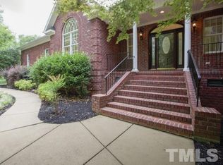 255 Smithwood Dr, Fuquay Varina, NC 27526