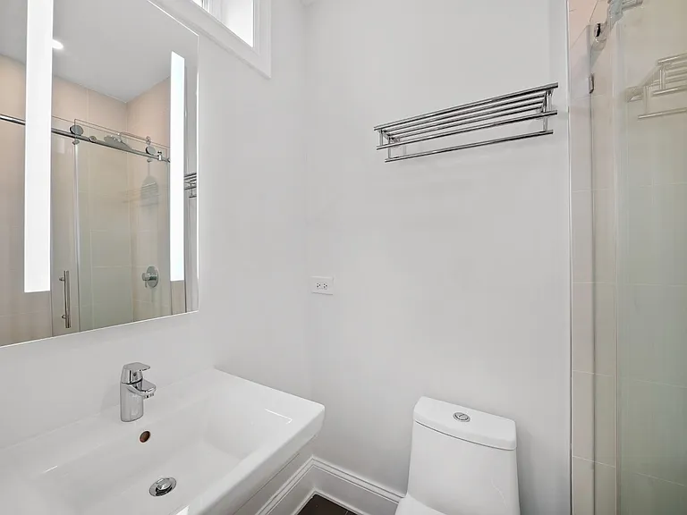 1241 N Bosworth Ave #2 — Photo 10