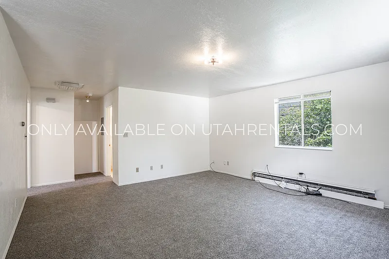 2 bed, 1.0 bath, 926 sqft, $1,300 — Photo 2