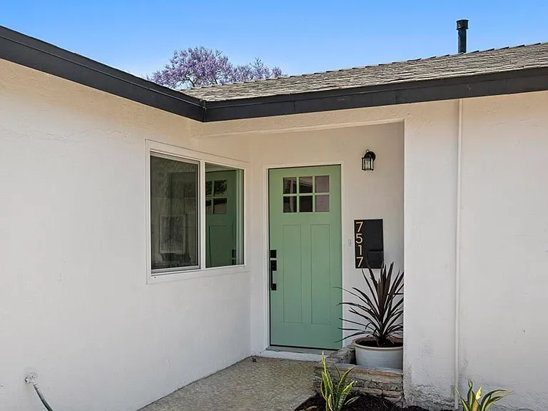 7517 Dunwood Way — Photo 2