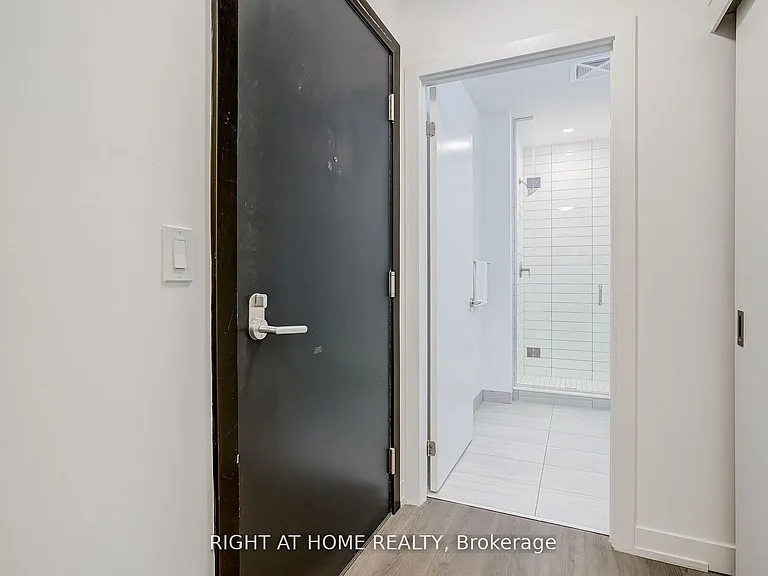 15 Wellington St S #301 — Photo 16