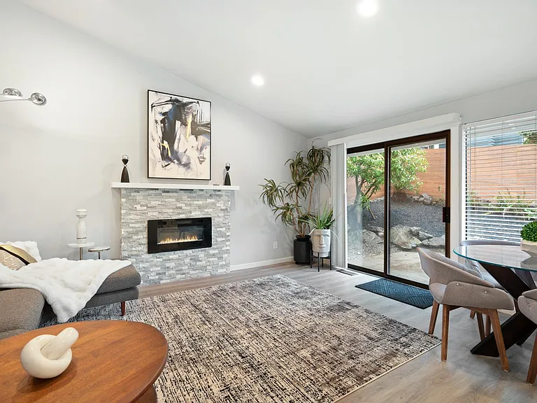 18311 NE 21st St — Photo 7