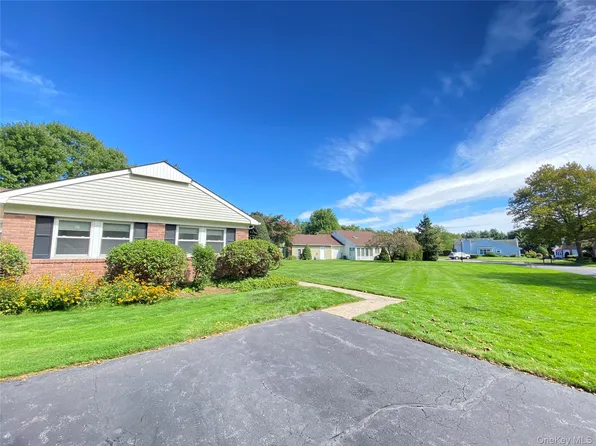 19 Hearthside Drive, Mount Sinai, NY 11766