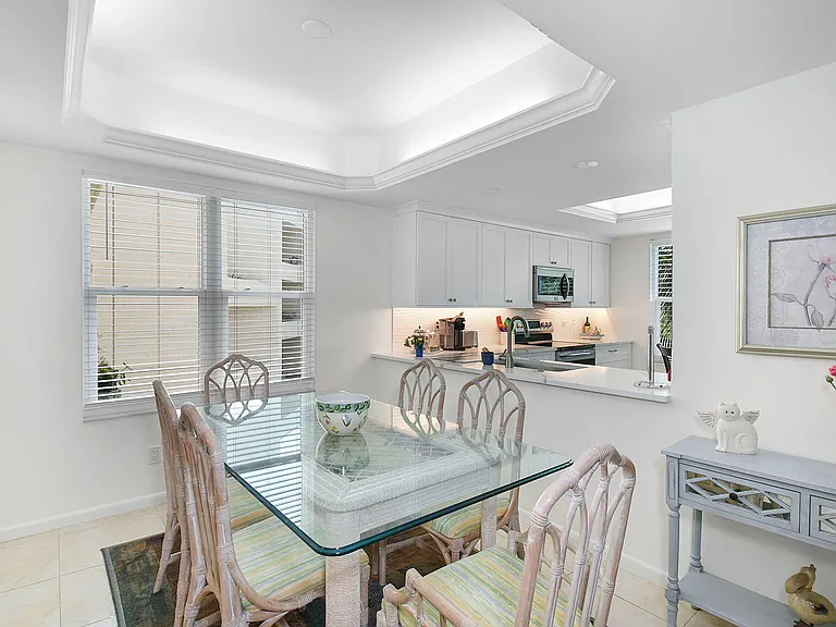 221 NE Plantation Rd #316 — Photo 14