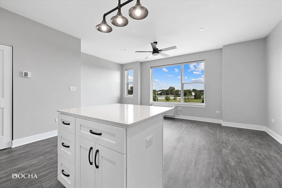 Studio, 475 sqft, $1,675 — Photo 3