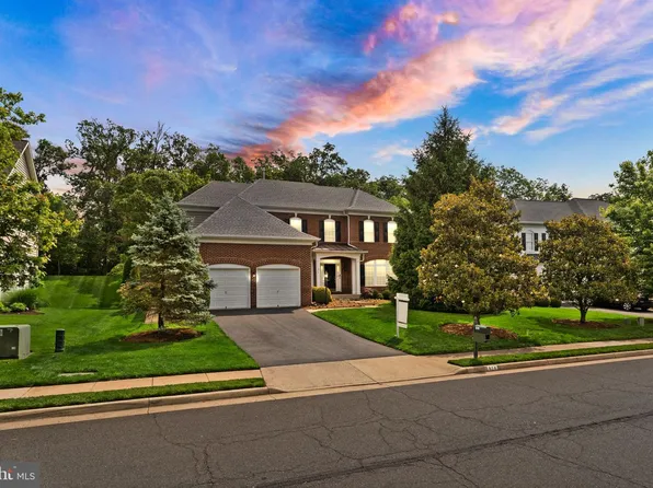 1814 Woods Edge Dr NE, Leesburg, VA 20176