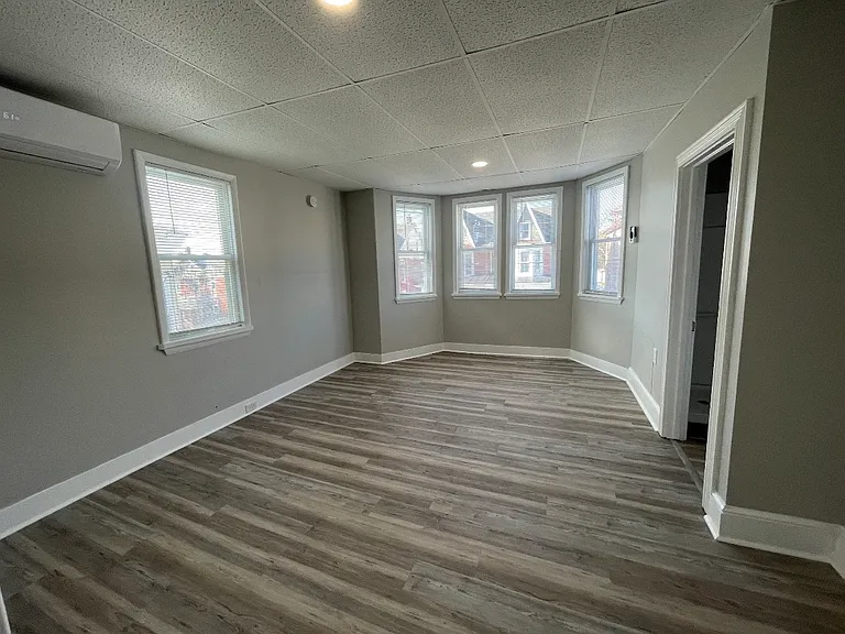 26 N Pine St #3 — Photo 6