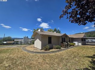 1628 NE Taylor St, Roseburg, OR 97470