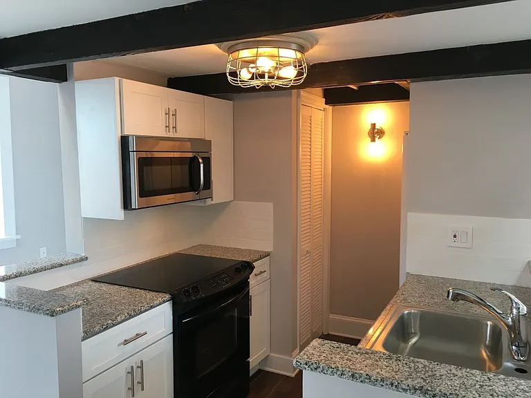 2308 Lombard Street — Photo 13