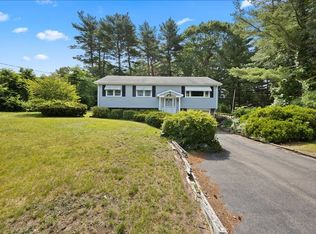 8 Pinecrest Dr, Taunton, MA 02780