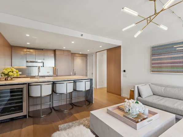 111 West 56th Street image 4 of 11