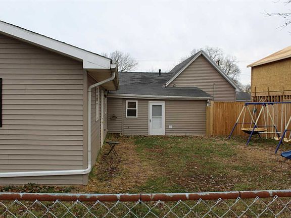 3rd image of 214 S Elmarch Ave