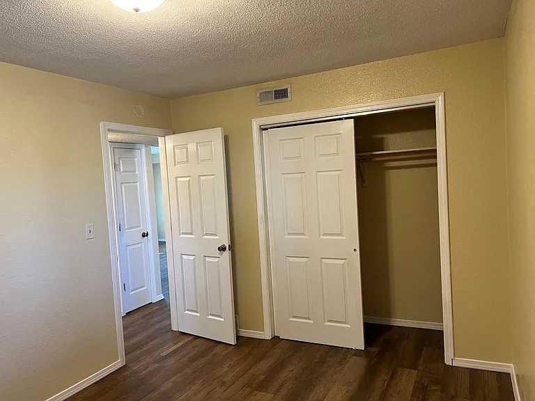 4 Village Dr #6 — Photo 6