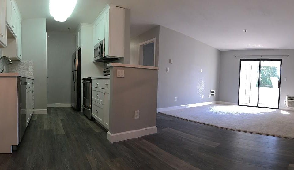 Living room & Kitchen