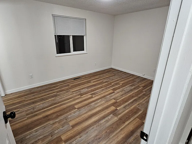 Second bedroom facing front yard.