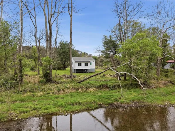 216 Cedar River Ln, Augusta, WV 26704