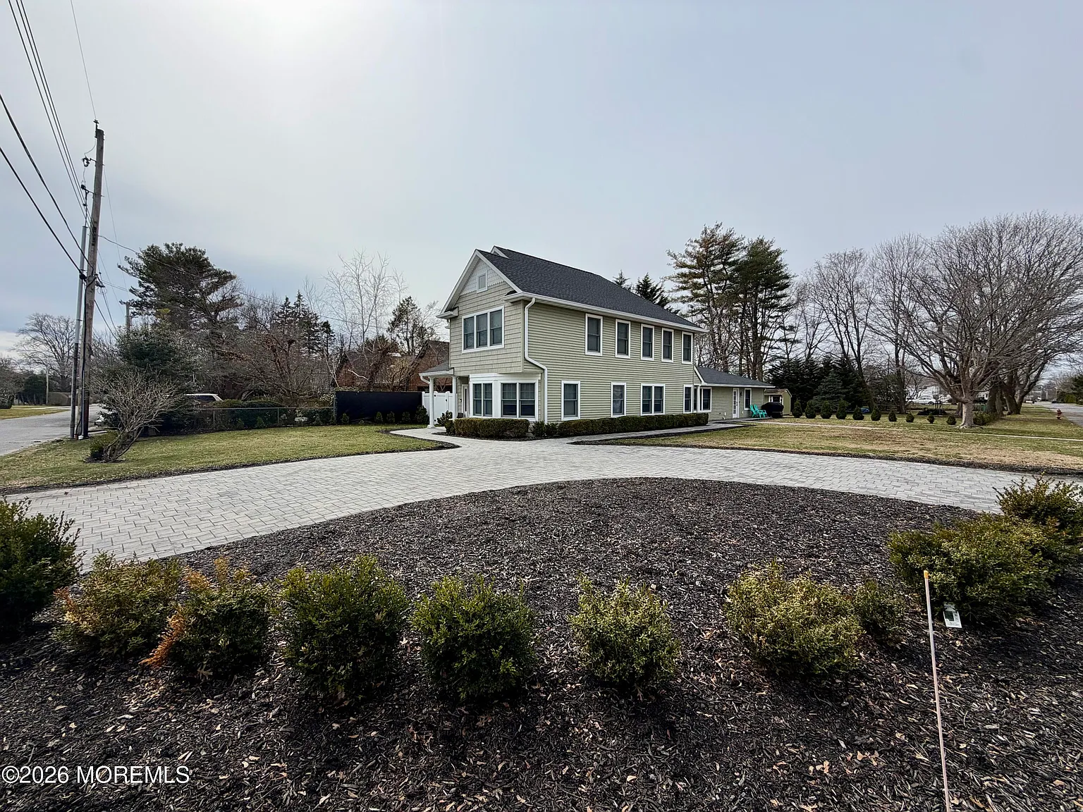 5 bed, 2720 sqft, $5,700 — Photo 2