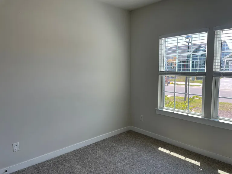 2116 Sounders Ln NE — Photo 19