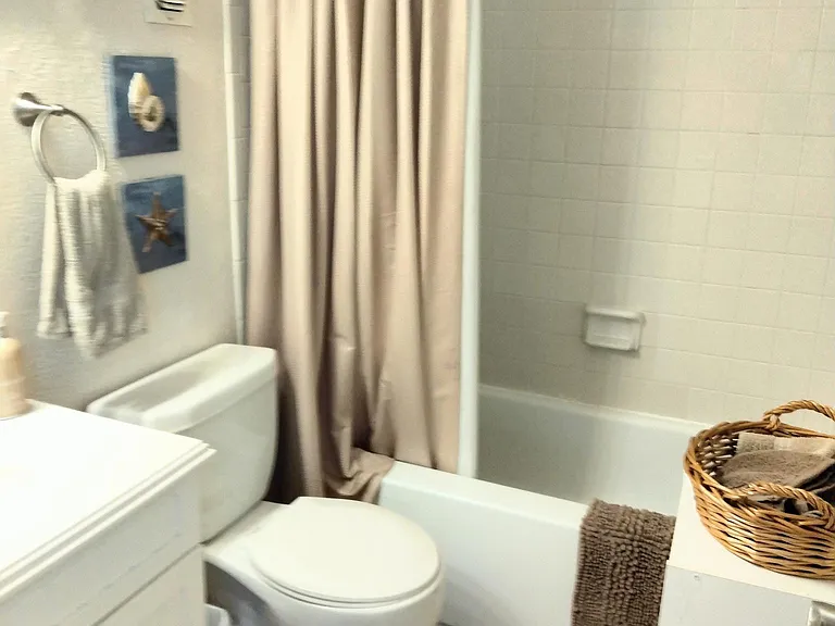 5156 Beach Dr SE #B — Photo 9