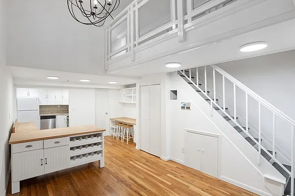 Rented by Compass | media 9