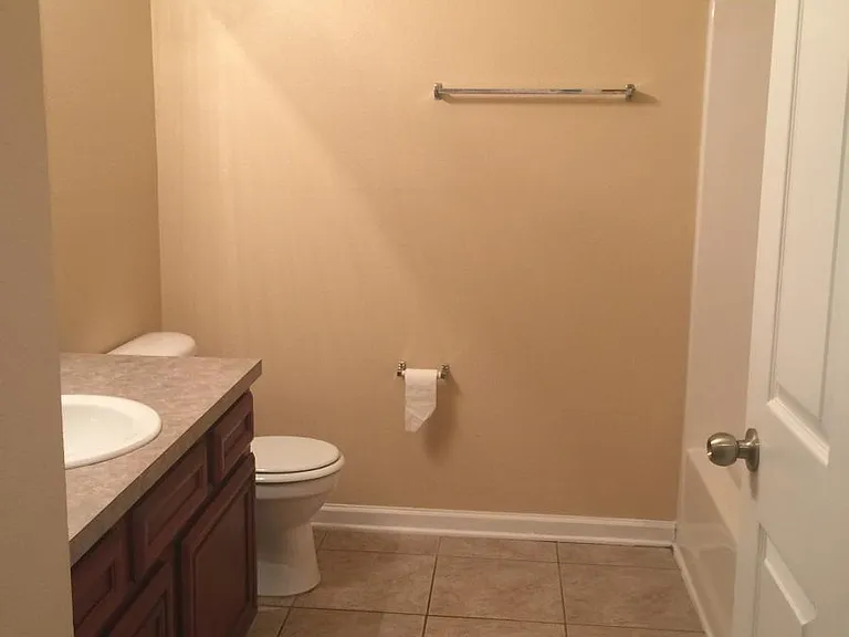 jack and jill bathroom
