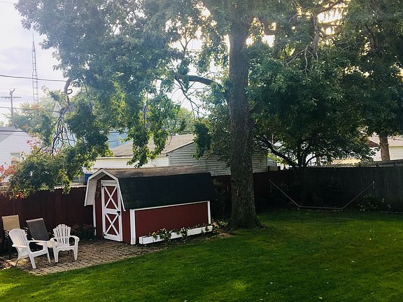 Barn-style Shed