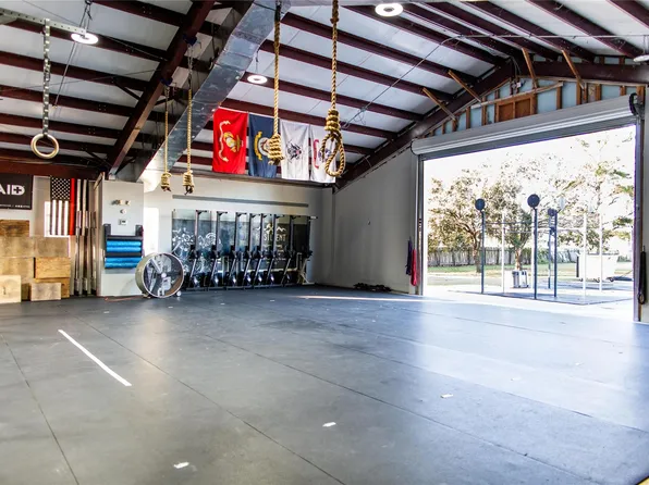 823 Seydler St, East Bernard, TX 77435