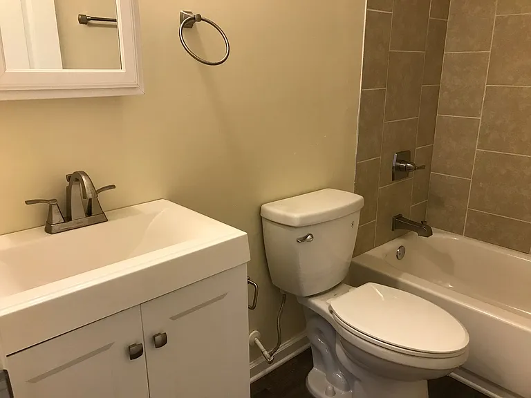 1136 Drew St — Photo 11