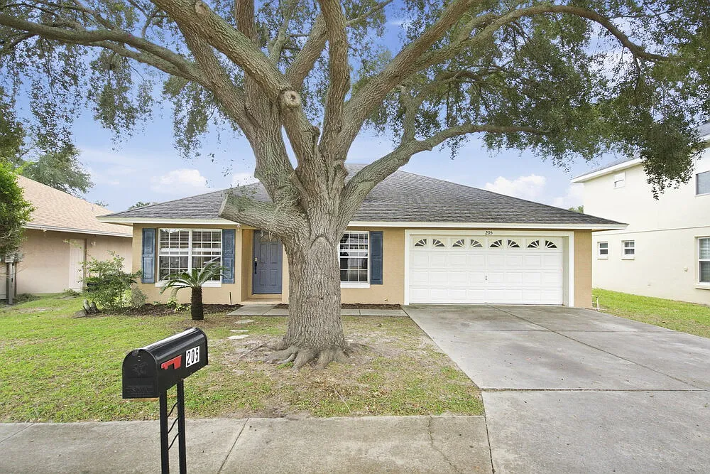 3 bed, 2.0 bath, 1323 sqft, $1,885 — Photo 1