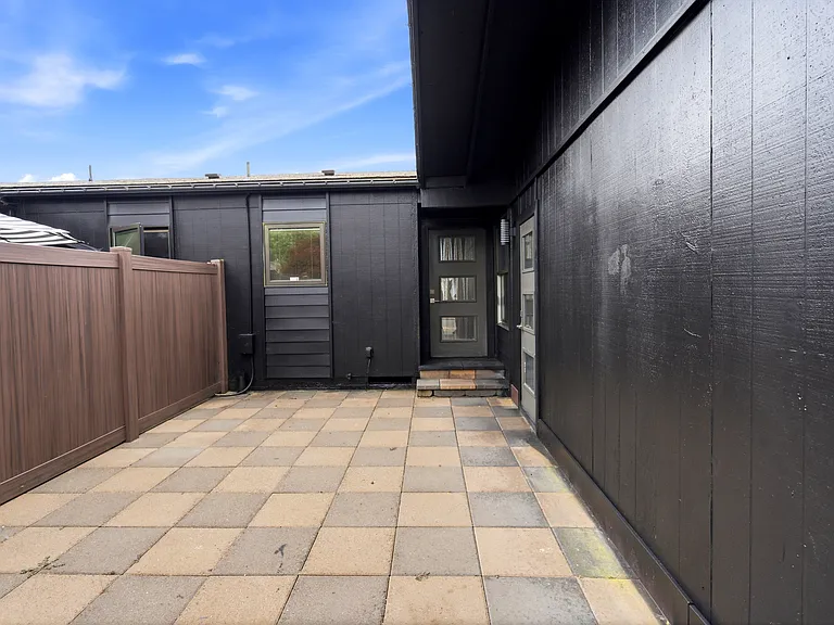 1670 Bellevue St SE — Photo 5