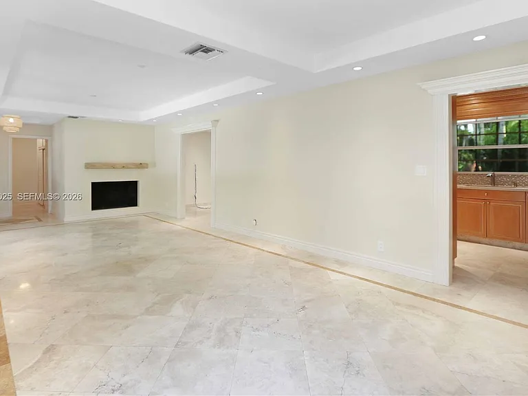 1030 Polk St — Photo 4
