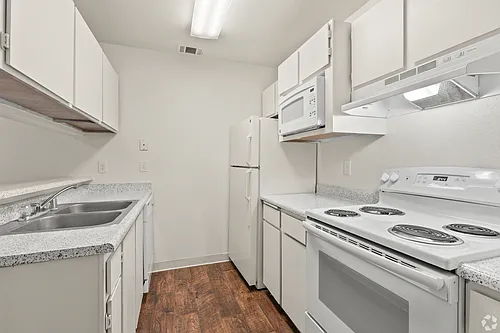 College Glen Apartments Photo 1