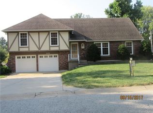 505 W Maple St, Raymore, MO 64083