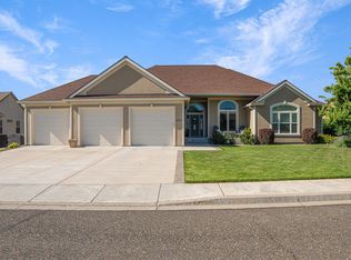 470 Cherry Blossom Loop, Richland, WA 99352