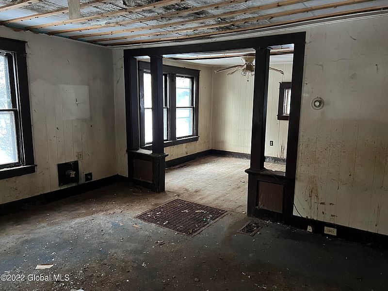 2nd image of 19 E rock Avenue