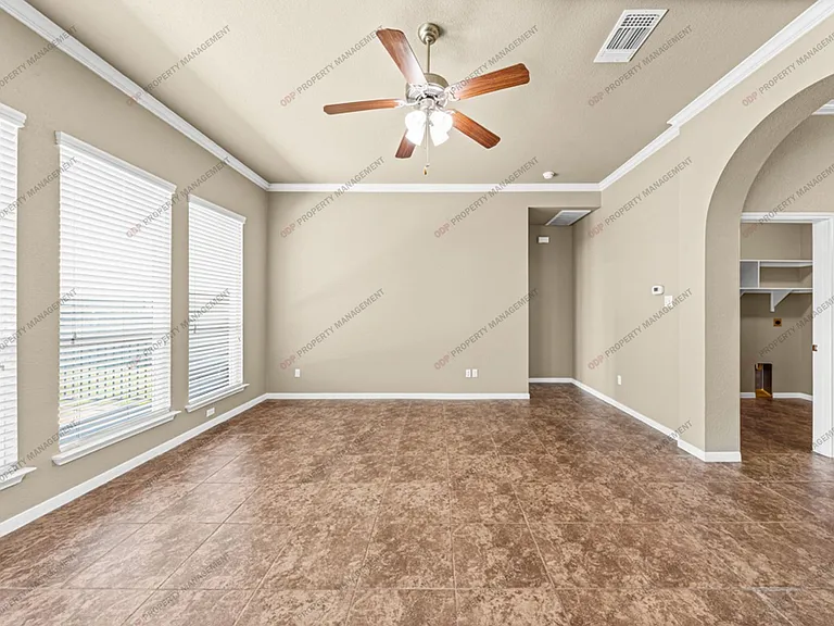 5607 Blackstone Dr — Photo 12