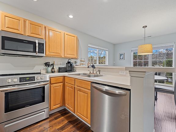 3rd image of 137 Glade Springs Dr