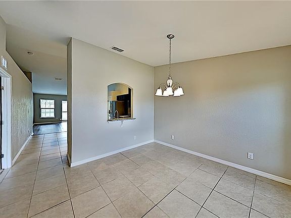 3rd image of 450 Peter Pan Blvd